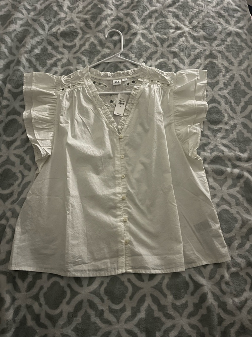 NWT GAP Women’s White Ruffle Sleeve Button-Front Top